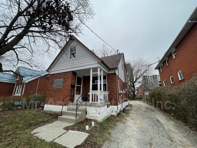 property at 20 Dunbar Rd N