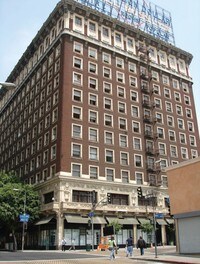 Rosslyn Lofts Apartments