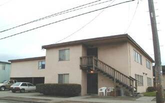 1100 Amador St in San Pablo, CA - Building Photo