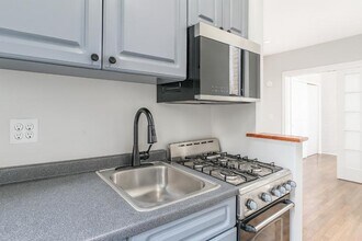 416 E 13th St in New York, NY - Building Photo - Building Photo