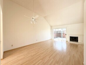 2413 Ashford Glen in Escondido, CA - Building Photo - Building Photo