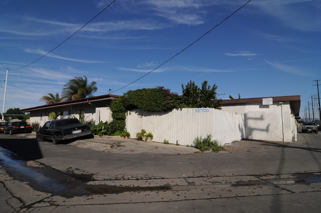 8870 Pacific Ave in Anaheim, CA - Building Photo - Building Photo