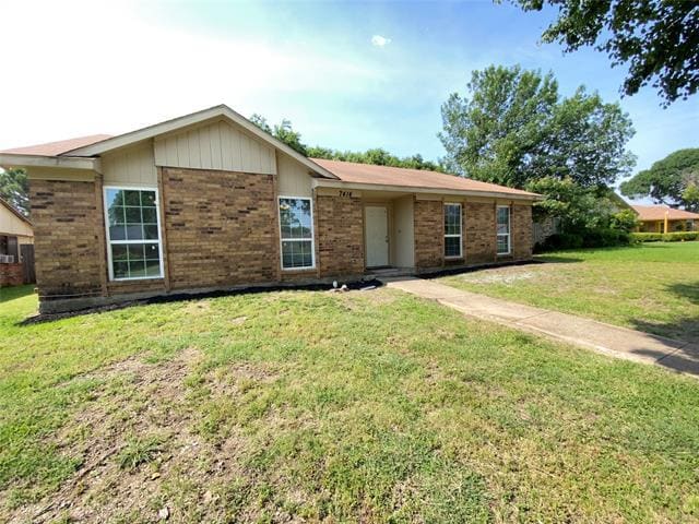 7414 Emory Oak Ln in Dallas, TX - Building Photo - Building Photo