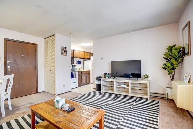 2601 University Ave in Madison, WI - Building Photo - Building Photo