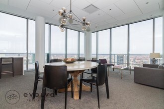 343 W Wolf Point Plaza-Unit -2805 in Chicago, IL - Building Photo - Building Photo