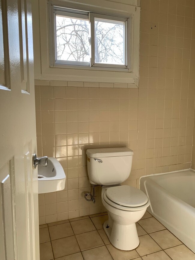 606 Maple St, Unit 606 in Lakehurst, NJ - Building Photo - Building Photo