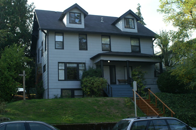 5201 19th Ave NE in Seattle, WA - Foto de edificio - Building Photo