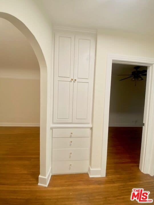 1040 N Sweetzer Ave in West Hollywood, CA - Building Photo - Building Photo