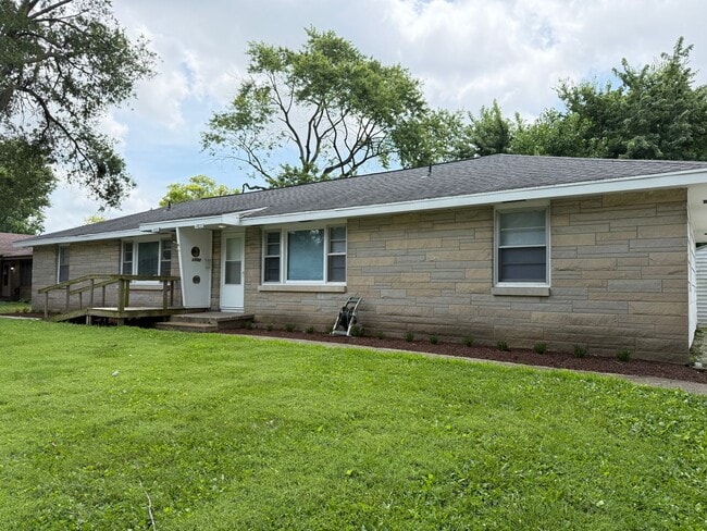 property at 1703 W Union St