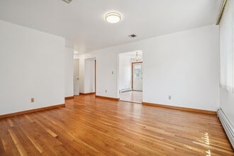 2402 Hammett Ave in Fort Lee, NJ - Building Photo - Building Photo