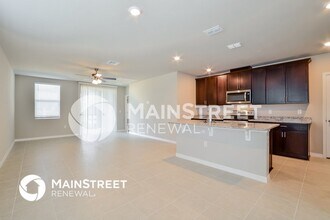 5265 Luke Hammock St in St. Cloud, FL - Foto de edificio - Building Photo