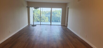 3150 N Palm Aire Dr in Pompano Beach, FL - Building Photo - Building Photo