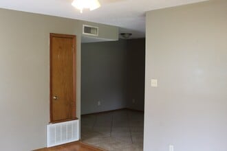 1116 University Dr in Russellville, AR - Building Photo - Building Photo