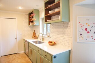 4815 Oldfort Hill Dr in Austin, TX - Building Photo - Building Photo