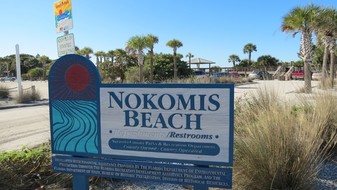 1304 Tamiami Trl N in Nokomis, FL - Building Photo