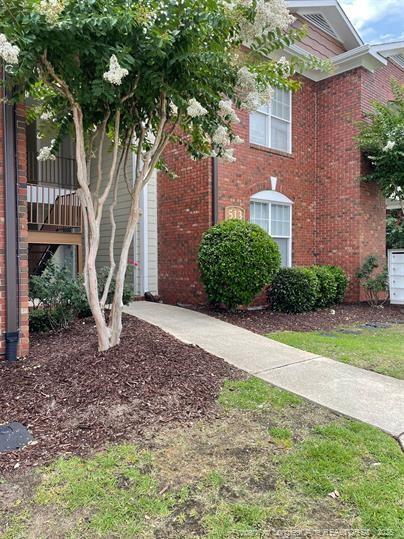 513 Meadowland Ct in Hope Mills, NC - Foto de edificio