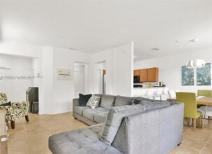 8800 NW 107th Ct, Unit 222 in Doral, FL - Building Photo - Building Photo