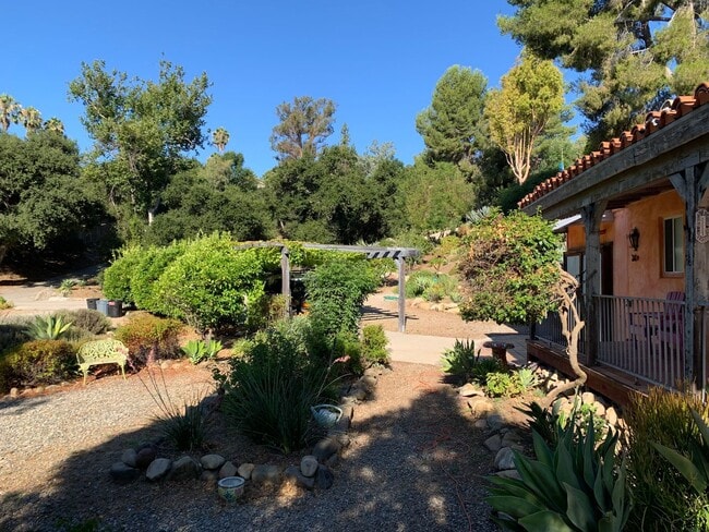 10000 N Signal St in Ojai, CA - Building Photo - Building Photo