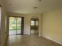 942 NE 37th Ave in Homestead, FL - Foto de edificio - Building Photo