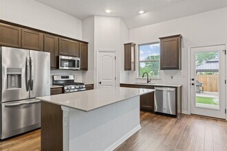 627 Cold Riv Run in Kyle, TX - Building Photo - Building Photo