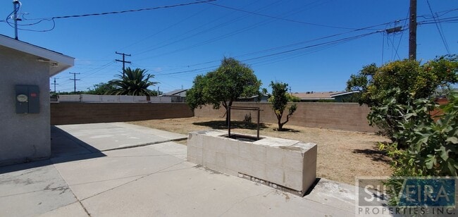 525 W Tunnell St in Santa Maria, CA - Building Photo - Building Photo