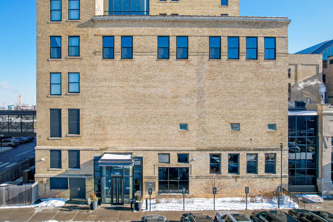 290 Market St in Minneapolis, MN - Foto de edificio - Building Photo