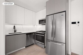 18-11 21st Dr in Queens, NY - Building Photo - Building Photo