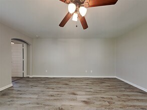 18019 Kinsale Valley Ln in Houston, TX - Building Photo - Building Photo