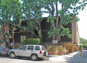 12 Units + 1 Non Conforming in West Hollywood, CA - Building Photo