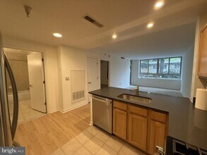 350 G St SW in Washington, DC - Foto de edificio - Building Photo