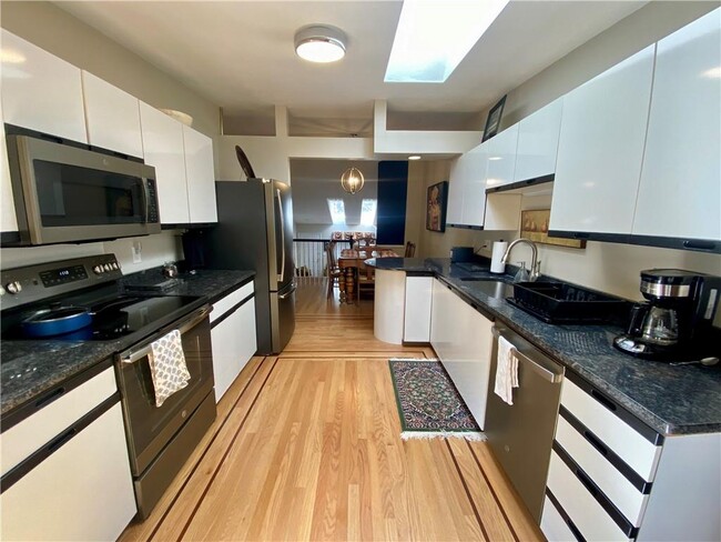 9 Shadow Brook Ln in Smithfield, RI - Building Photo - Building Photo