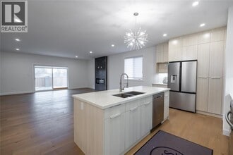 280 Stathis Blvd in Sarnia, ON - Building Photo - Building Photo