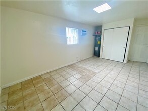 1871 Shadow Mountain Pl in Las Vegas, NV - Building Photo - Building Photo