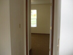 3 N Montague Ave, Unit A in Zanesville, OH - Building Photo - Building Photo