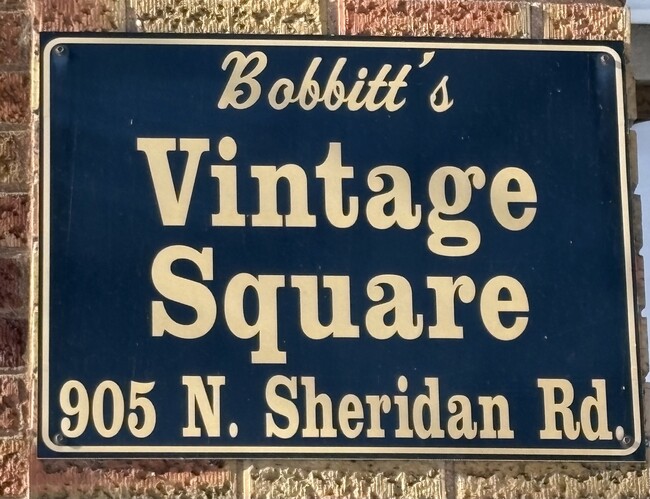 905 N Sheridan Rd in Peoria, IL - Building Photo - Building Photo