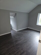 158 Cliff St, Unit 2 in Norwich, CT - Building Photo - Building Photo