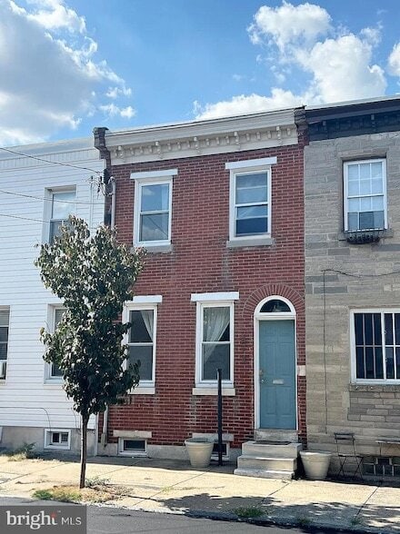 property at 2514 Memphis St