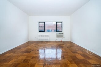 15 Lake St in White Plains, NY - Building Photo - Building Photo