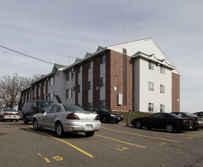 The Bridgeport in St. Cloud, MN - Building Photo - Building Photo