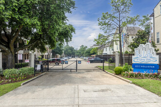 The Lofts at Spring Lake in Houston, TX - Building Photo - Building Photo