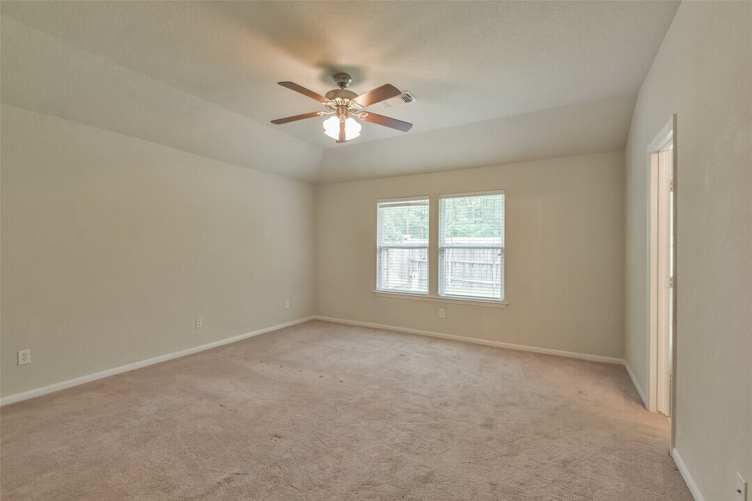 42 Prairie Oak Dr in Conroe, TX - Foto de edificio