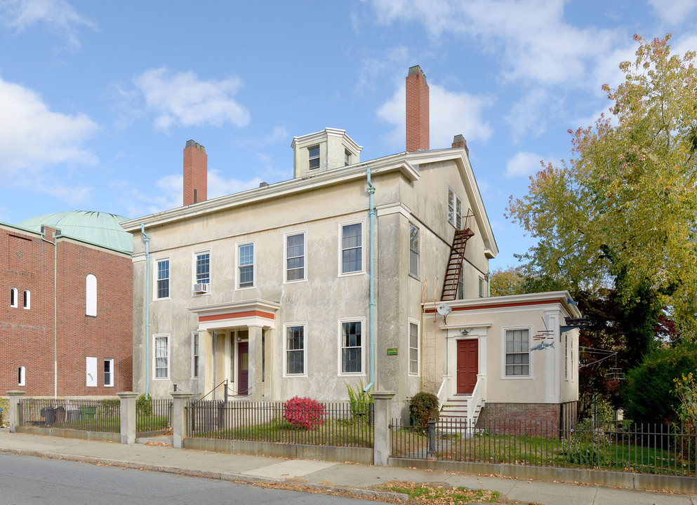 46 S 6th St in New Bedford, MA - Building Photo