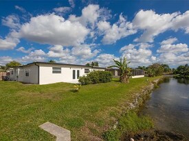 5030 NW 41st Ct in Lauderdale Lakes, FL - Building Photo