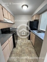 12832 SE Sherman St in Portland, OR - Building Photo - Building Photo
