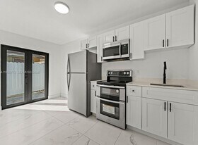 921 NW 22nd Ct in Miami, FL - Building Photo