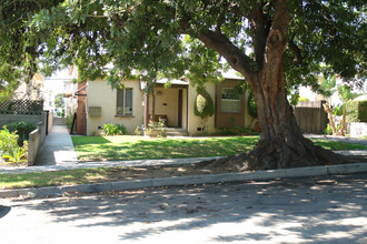 733 E Palm Ave in Burbank, CA - Building Photo - Building Photo