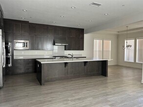 20508 Esmerelda Ln in Los Angeles, CA - Building Photo - Building Photo