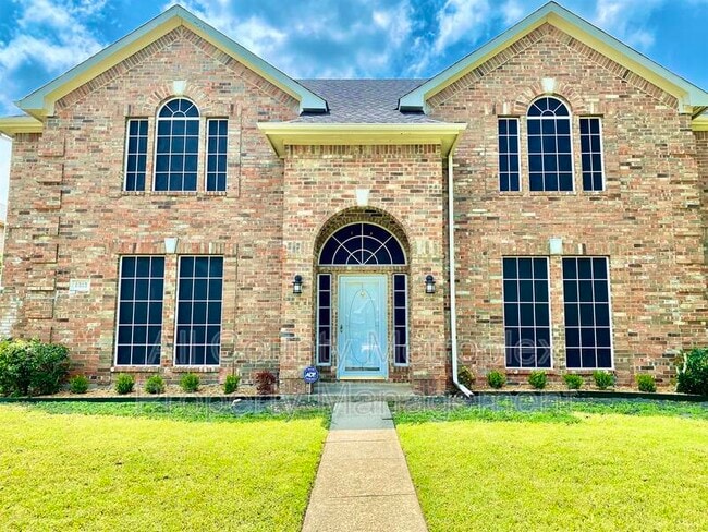property at 2313 Loretta Ln