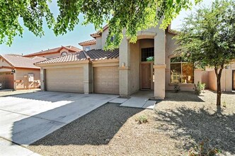 13607 W Acapulco Ln in Surprise, AZ - Foto de edificio - Building Photo