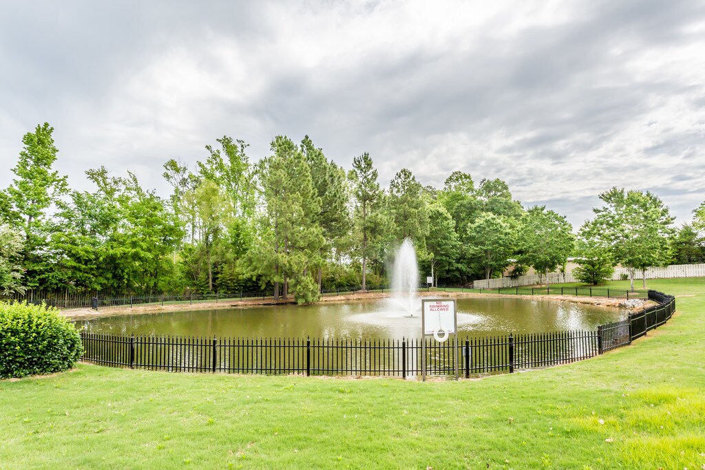 Dogwood Lakes Apartments in Benton, AR